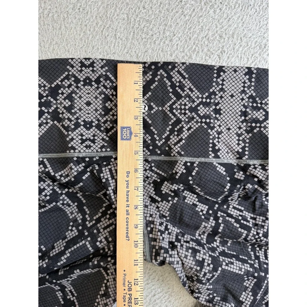 Lululemon Leggings Womens 10 Black Gray Snake Print High Rise Yoga Pants Stretch